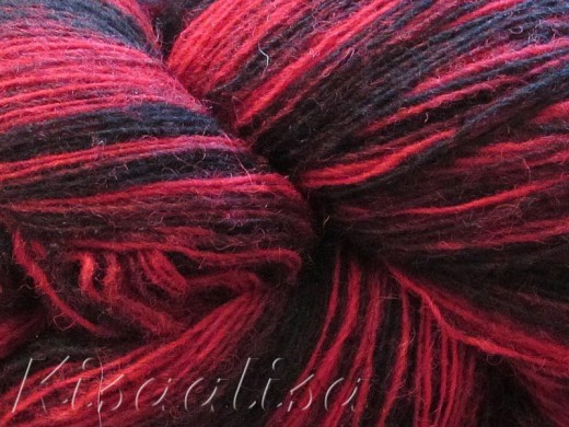 Пряжа Кауни Артистик (AADE LÕNG Artistic) Красно-черный 8/1  купить в интернет-магазине