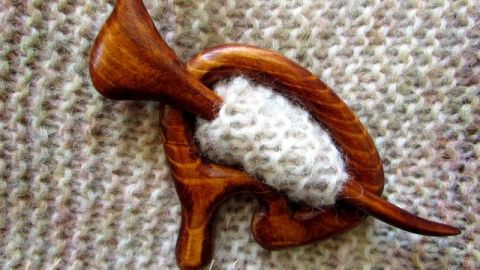 Brooch for shawls, wood - Pussycat  buy in the online store